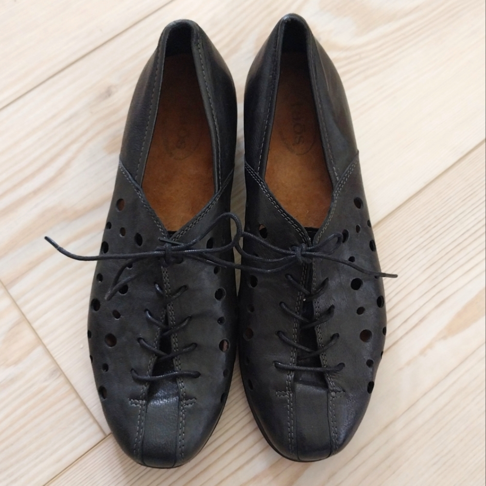 Taos Circles Shoes